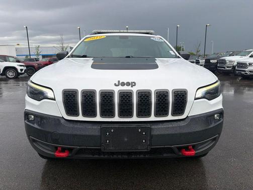Bright White Clearcoat 2019 Jeep Cherokee Trailhawk