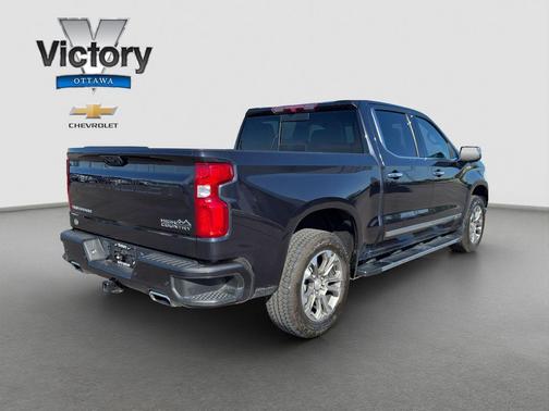 Dark Ash Metallic 2022 Chevrolet Silverado 1500 High Country