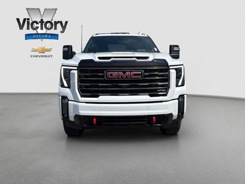 Summit White 2024 GMC Sierra 2500 AT4