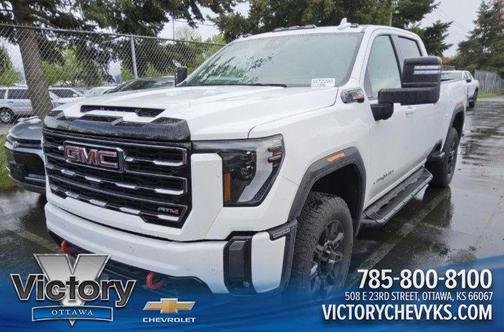 Summit White 2024 GMC Sierra 2500 AT4