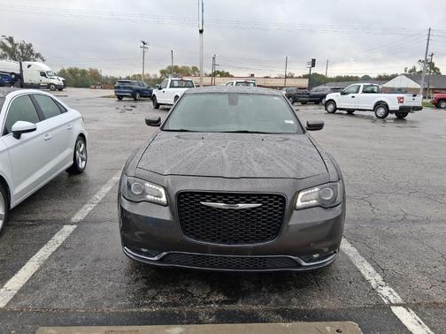 2016 Chrysler 300 S