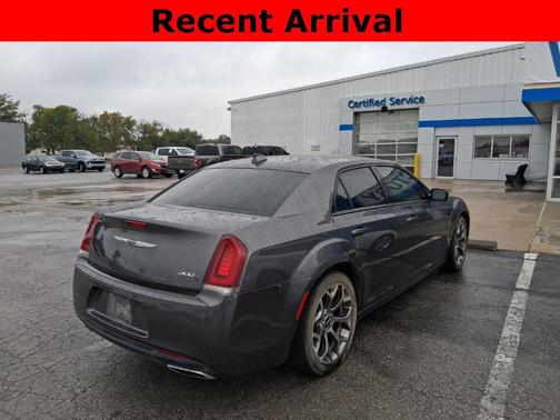 2016 Chrysler 300 S