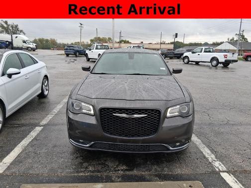 2016 Chrysler 300 S