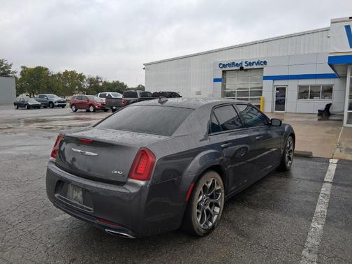 2016 Chrysler 300 S