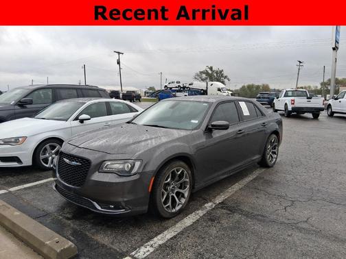 2016 Chrysler 300 S
