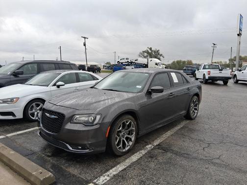 2016 Chrysler 300 S
