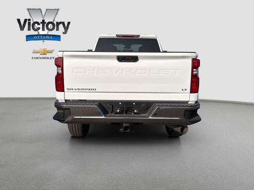 Summit White 2026 Chevrolet Silverado 2500 LT