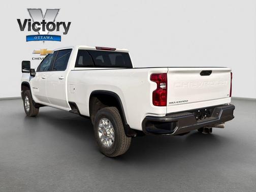 Summit White 2026 Chevrolet Silverado 2500 LT