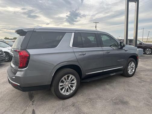 2022 GMC Yukon SLT