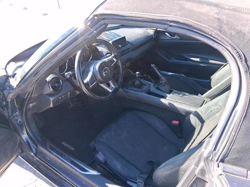 2016 Mazda MX-5 Miata Sport