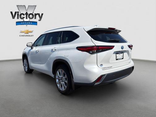Wind Chill Pearl 2023 Toyota Highlander Hybrid Limited