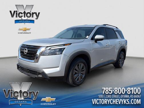 Brilliant Silver Metallic 2024 Nissan Pathfinder SV FWD