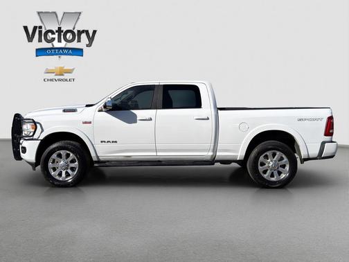Bright White Clearcoat 2022 RAM 2500 Laramie Crew Cab 4x4 6'4' Box