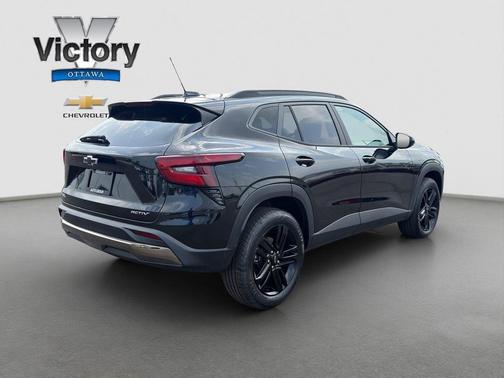 Mosaic Black Metallic 2026 Chevrolet Trax FWD ACTIV