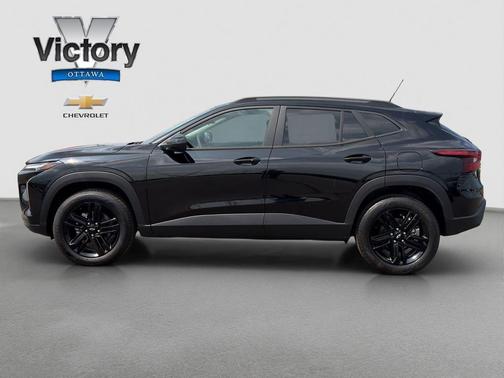 Mosaic Black Metallic 2026 Chevrolet Trax FWD ACTIV