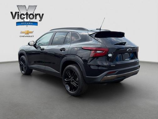 Mosaic Black Metallic 2026 Chevrolet Trax FWD ACTIV