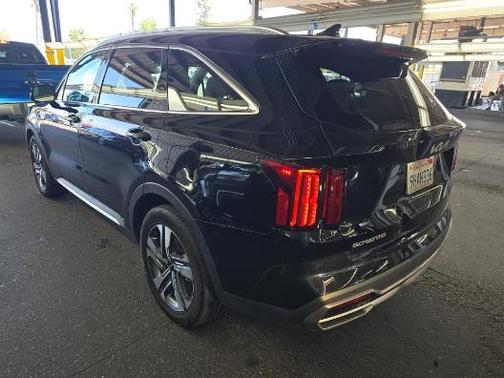 Aurora Black 2023 Kia Sorento Plug-In Hybrid SX Prestige