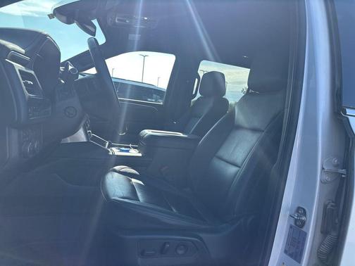 Iridescent Pearl Tricoat 2024 Chevrolet Tahoe LT