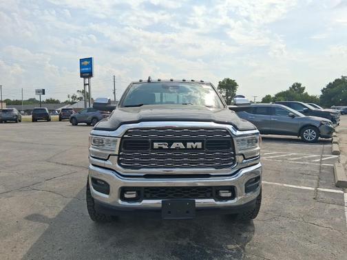 2019 RAM 2500 Limited Crew Cab 4x4 6'4' Box