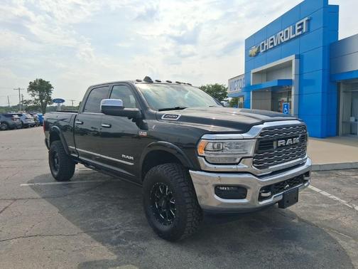 2019 RAM 2500 Limited Crew Cab 4x4 6'4' Box