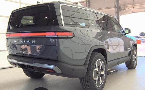 2024 Rivian R1S Adventure