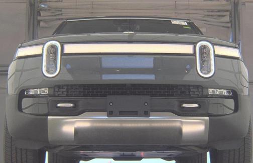 2024 Rivian R1S Adventure