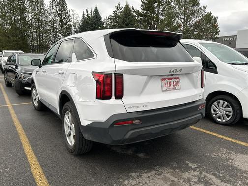 2023 Kia Sorento LX