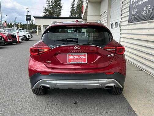 2018 INFINITI QX30 ESSENTIAL