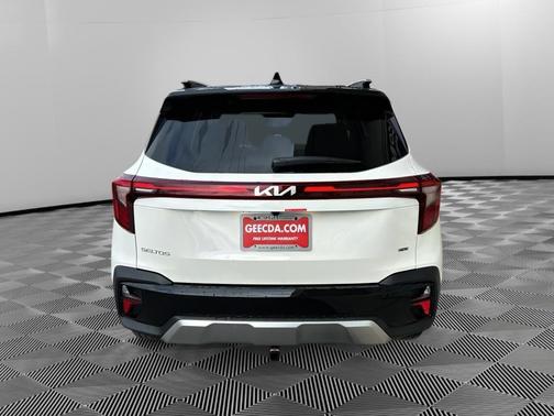 White 2026 Kia Seltos S