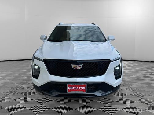 Crystal White Tricoat 2024 Cadillac XT4 Sport