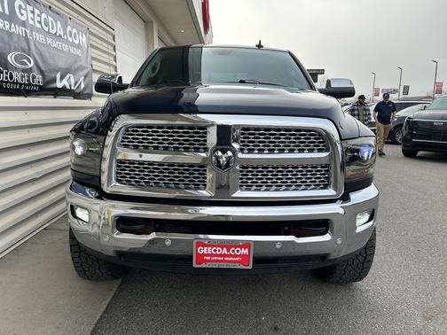 2017 RAM 2500 Laramie Crew Cab 4x4 6'4' Box