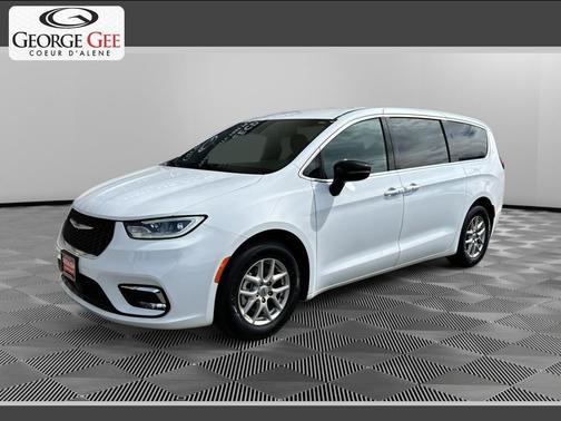 2025 Chrysler Pacifica L