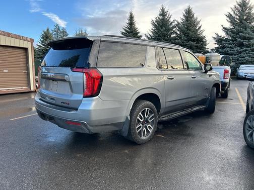 2023 GMC Yukon XL 4WD AT4