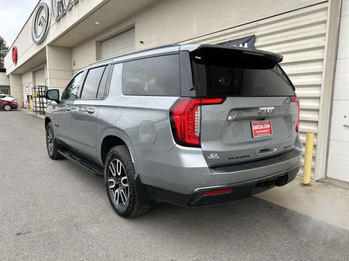 2023 GMC Yukon XL 4WD AT4