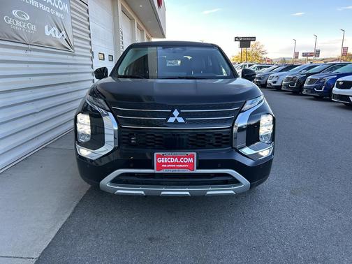 2024 Mitsubishi Outlander SE Black Edition