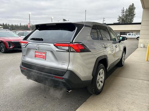 2025 Toyota RAV4 LE