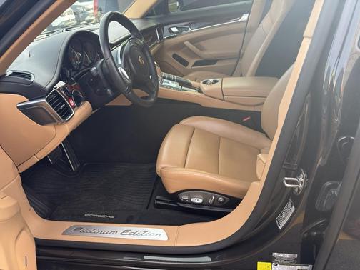 2013 Porsche Panamera 4