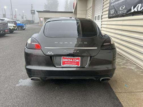 2013 Porsche Panamera 4