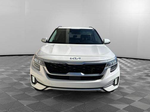 Snow White Pearl 2023 Kia Seltos SX Turbo