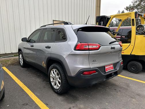 2017 Jeep Cherokee Sport