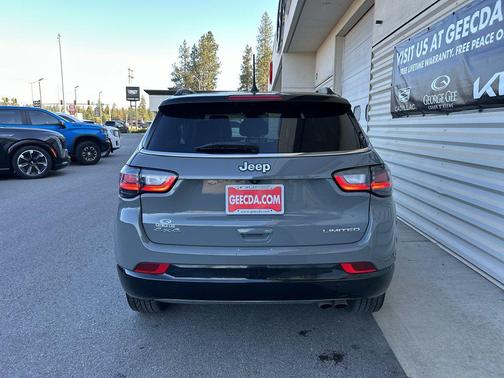 Sting-Gray Clearcoat 2022 Jeep Compass Limited