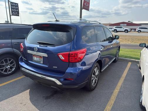 2017 Nissan Pathfinder S