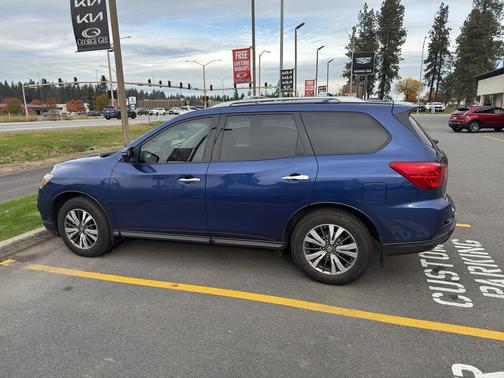 2017 Nissan Pathfinder S