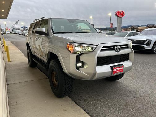 2024 Toyota 4Runner SR5