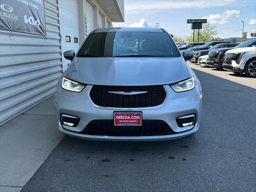 2023 Chrysler Pacifica Touring