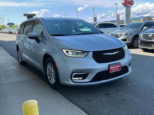 2023 Chrysler Pacifica Touring