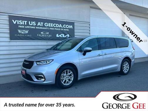 2023 Chrysler Pacifica Touring