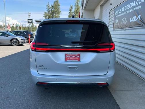 2023 Chrysler Pacifica Touring