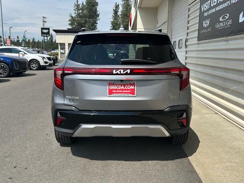 2026 Kia Seltos SX w/Burgundy Interior