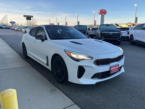 2022 Kia Stinger GT-Line